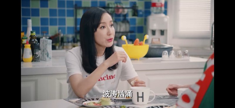 这个剧是真的不想活了 不谈深层各种恶毒隐喻 这俩 再加上细颈瓶 着实令人佩服这个剧是真的不想活了 不谈深层各种恶毒隐喻 这俩 再加上细颈瓶 着实令人佩服