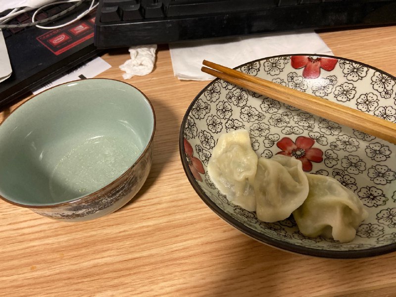 越来越有打工的滋味了 除了今天洗完碗 抹布找不到了